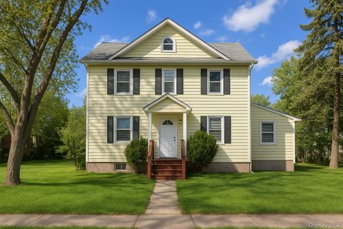 17 Hammond St, Monticello, NY, 12701-1405 | Card Image