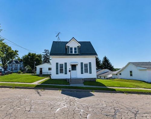 605 N Union St, Dodgeville, WI, 53533-1227 | Card Image