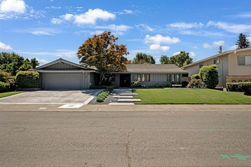 6685 Arboga Way, Sacramento, CA, 95831 | Card Image