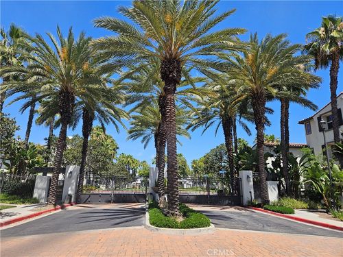 87 Bixby Cir, Buena Park, CA, 90621-8446 | Card Image