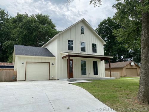 307 S Atoka Ave, Coweta, OK, 74429-2081 | Card Image
