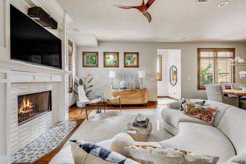 a-2913 Cherry Ln, Austin, TX, 78703-2821 | Card Image