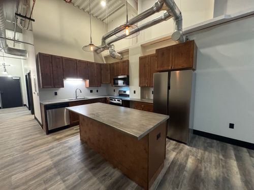 306-200 W College Ave, APPLETON, WI, 54911-5827 | Card Image