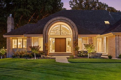 11886 Tapestry Ln, Minnetonka, MN, 55305-2939 | Card Image