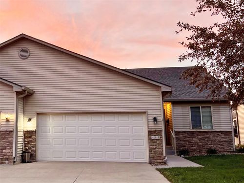 495 Ne 60th St, Pleasant Hill, IA, 50327-2215 | Card Image