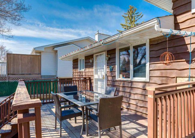 203 Dalhurst Way Nw, Home with 4 bedrooms, 1 bathrooms and 5 parking in Calgary AB | Image 32