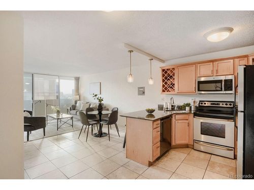 9e-909 N Logan St, Denver, CO, 80203 | Card Image