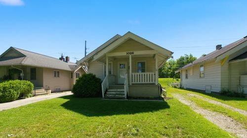 1026 Pemberton Drive, Fort Wayne, IN, 46805-5328 | Card Image