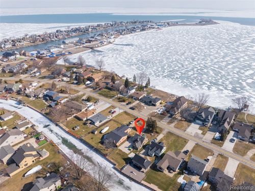 39401 Lakeshore Dr, Harrison Township, MI, 48045-1863 | Card Image