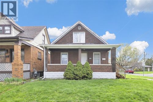 3497 Peter St, Windsor, ON, N9C1J4 | Card Image