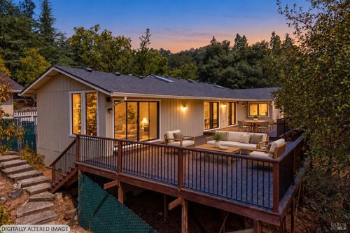 888 Watson Rd, Ukiah, CA, 95482-4145 | Card Image