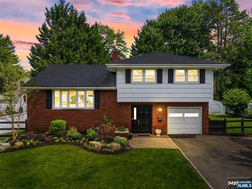 322 Scharer Ave, Northvale, NJ, 07647-1722 | Card Image