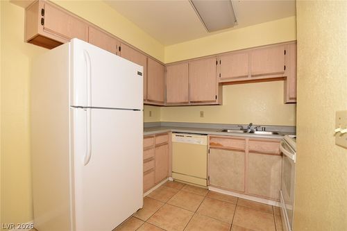 2152-3151 Soaring Gulls Dr, Las Vegas, NV, 89128-7043 | Card Image