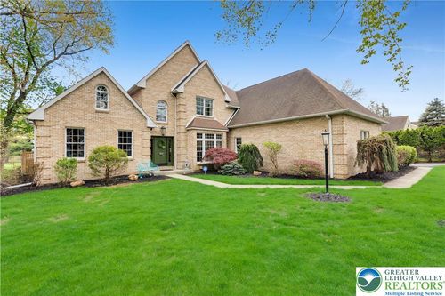 1860 Roselawn Drive, Hanover Twp, PA, 18017 | Card Image