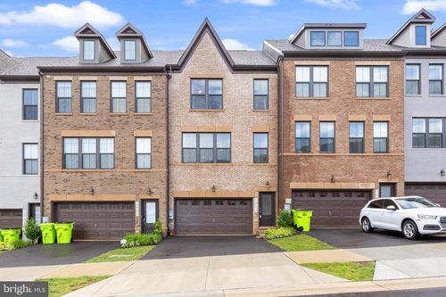 3581 Stella Blue Dr, Hyattsville, MD, 20782-2451 | Card Image