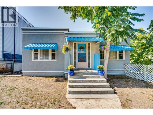 2208 32 St, Vernon, BC, V1T5L3 | Card Image
