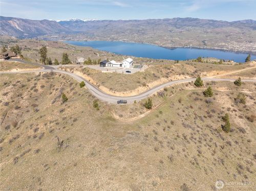 295 Hawks Ridge Rd, Chelan, WA, 98816-9913 | Card Image