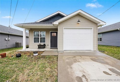 975 Wooded Trl, Scottsburg, IN, 47170-7799 | Card Image