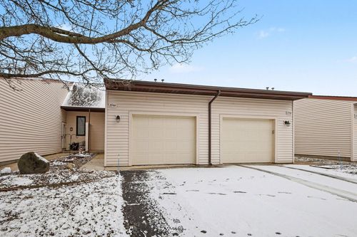 2744 Stonebluff Dr, Wyoming, MI, 49519-6102 | Card Image