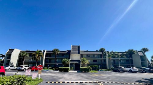 301-4090 Tivoli Ct, Lake Worth, FL, 33467-4062 | Card Image
