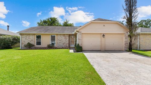 16830 Carrack Turn Dr, Friendswood, TX, 77546-2311 | Card Image