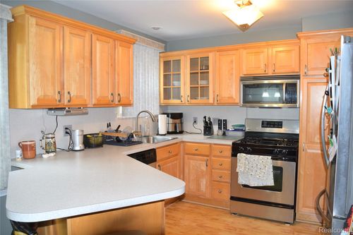 24630 New York St, Dearborn, MI, 48124-3126 | Card Image