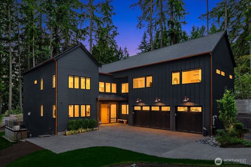 3065 241st Ave Se, Sammamish, WA, 98075-9401 | Card Image