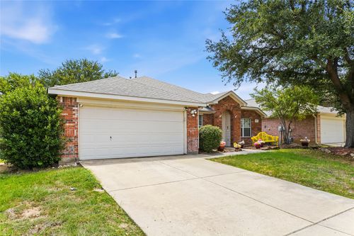 1320 Cattle Crossing Dr, Fort Worth, TX, 76131-5332 | Card Image
