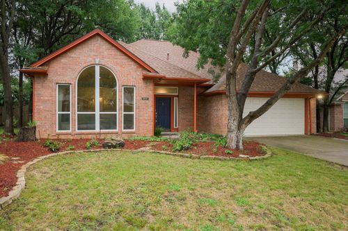 1717 Parkwood Dr, Grapevine, TX, 76051-7055 | Card Image