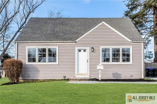 12 Northfield Ave, East Brunswick, NJ, 08816-3031 | Card Image