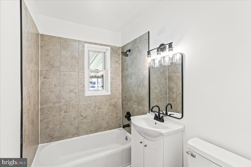 Residential in WOODBRIDGE 4