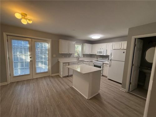 910 Summer Pl, Norcross, GA, 30071-3947 | Card Image