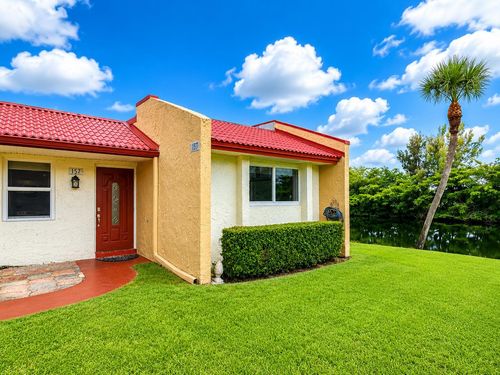157 Lake Anne Dr, West Palm Beach, FL, 33411-2141 | Card Image