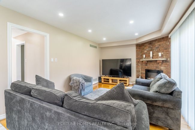 32 Randall Ave, House other with 4 bedrooms, 3 bathrooms and 5 parking in Markham ON | Image 11