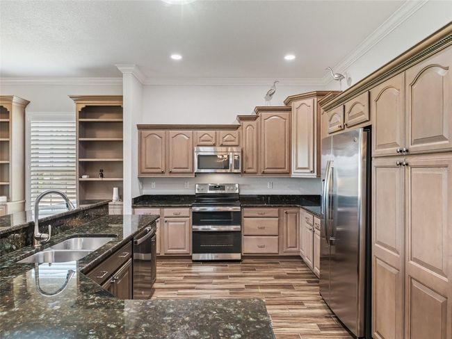 Stainless Appliances w/Double Oven | Image 18