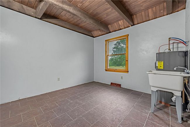 320 Spruce St, House other with 2 bedrooms, 1 bathrooms and 2 parking in Donegal PA | Image 14