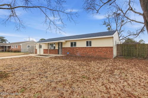 409 Dale Dr, Jacksonville, NC, 28540-6943 | Card Image