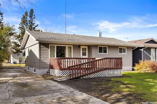 539 3rd St Ne, Ituna, SK, S0A1N0 | Card Image