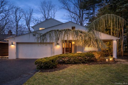 127 Wooleys Ln, Great Neck, NY, 11023-2342 | Card Image