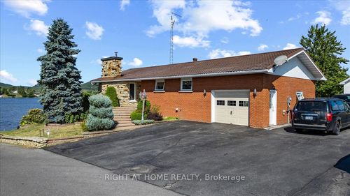 1835 Traversier St, Lefaivre, ON, K0B1J0 | Card Image