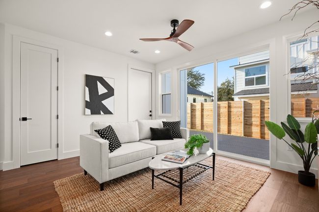 2 - 2207 E 13 Th St, House other with 3 bedrooms, 3 bathrooms and 3 parking in Austin TX | Image 7