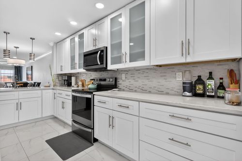 e-5675 Queen Palm Ct, Delray Beach, FL, 33484-1038 | Card Image