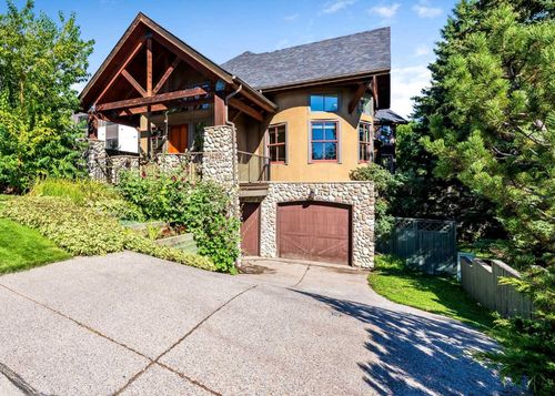 1420 23 Ave Nw, Calgary, AB, T2M1T8 | Card Image