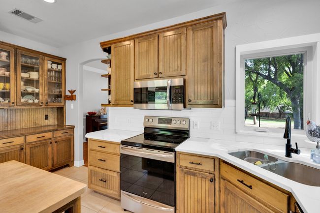 2831 Keri Ct, House other with 4 bedrooms, 3 bathrooms and null parking in Midlothian TX | Image 8