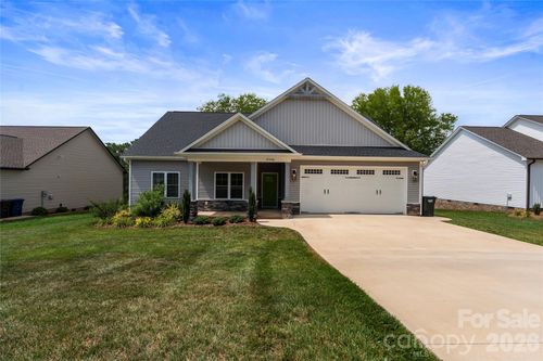 4944 Southview Dr, Hickory, NC, 28602-9594 | Card Image