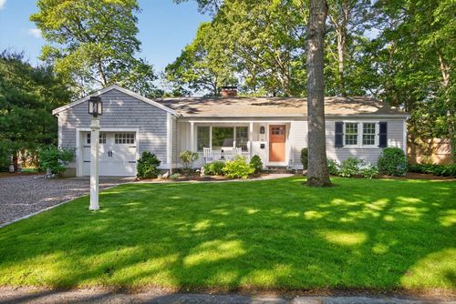 15 Brezner Ln, Centerville, MA, 02632-2521 | Card Image