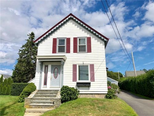 673 Aquidneck Ave, Middletown, RI, 02842-5681 | Card Image