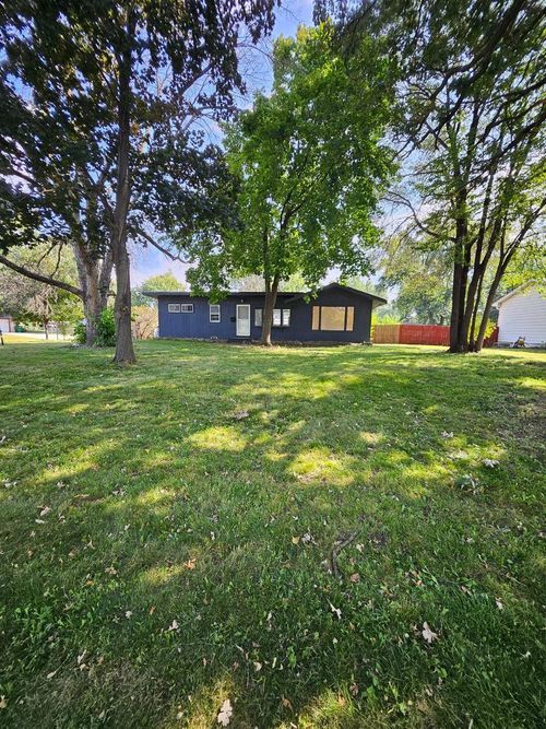 3801 69th Ave N, Brooklyn Center, MN, 55429-1873 | Card Image