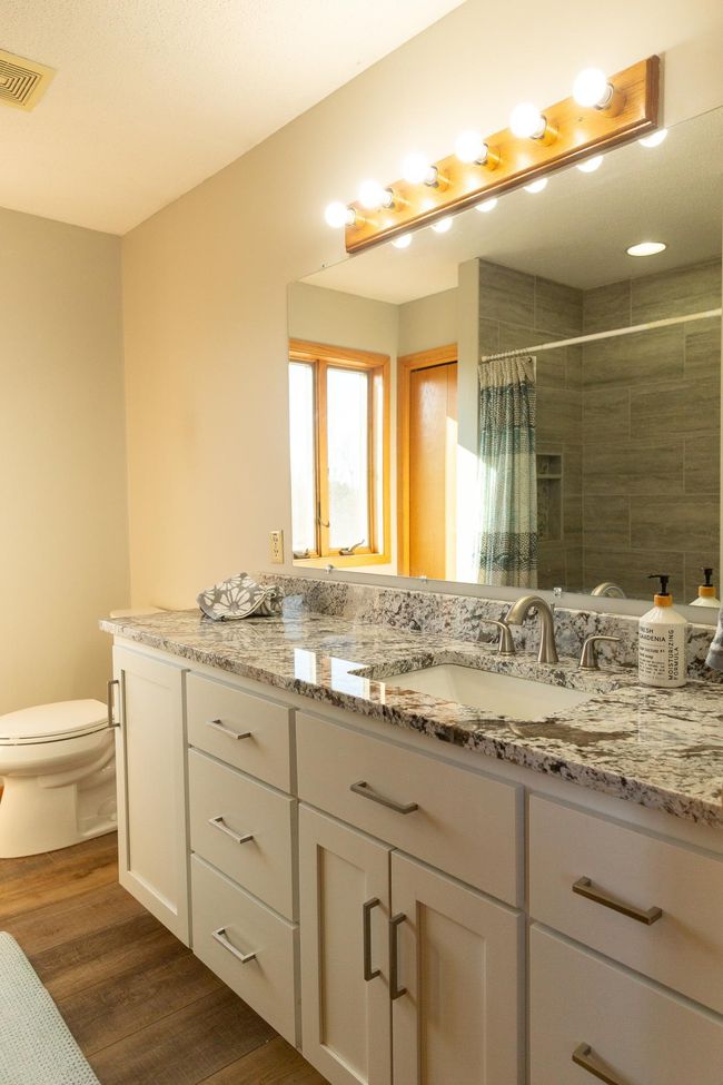 Private remodeled bathroom | Image 20