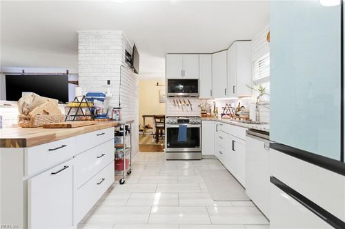 221 Upperville Road, Virginia Beach, VA, 23462 | Card Image